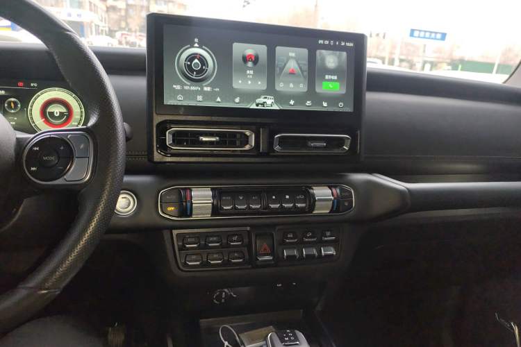 Used 212 T01 2024 2.0T Explorer Audio And AC Panel