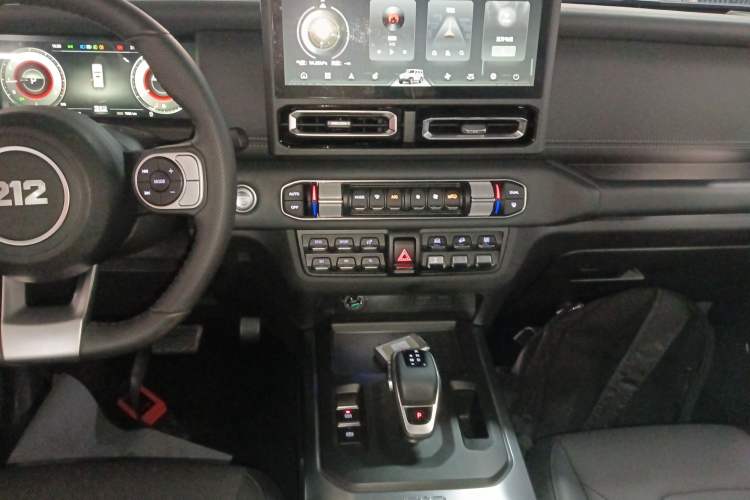 Used 212 T01 2024 2.0T Explorer Audio And AC Panel