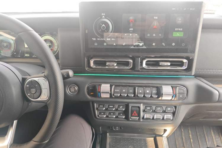 Used 212 T01 2024 2.0T Mechanic Audio And AC Panel