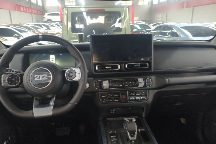 Used 212 T01 2024 2.0T Explorer Center Console
