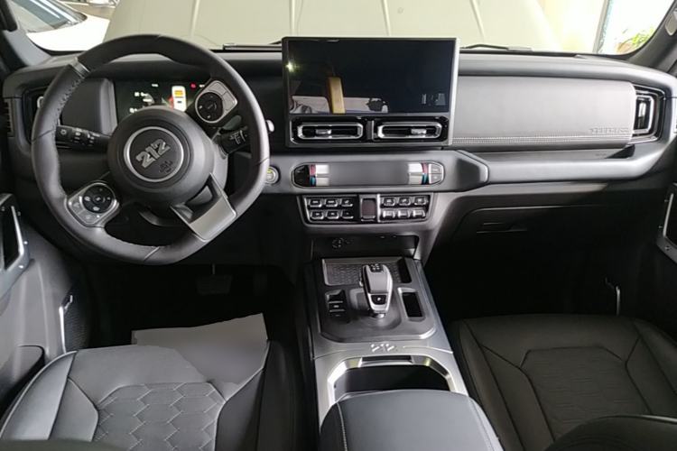 Used 212 T01 2024 2.0T Explorer Center Console