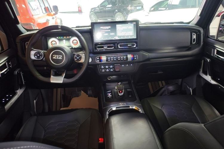 Used 212 T01 2024 2.0T Mechanic Center Console
