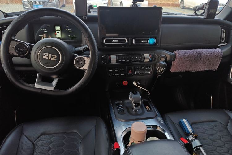 Used 212 T01 2024 2.0T Mechanic Center Console