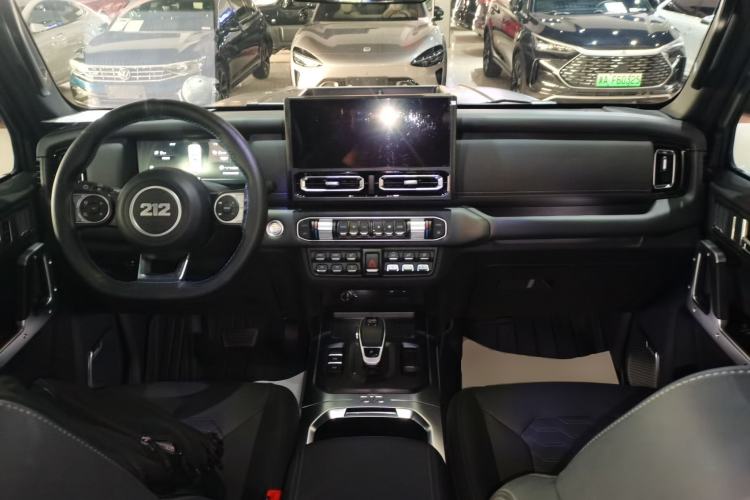 Used 212 T01 2024 2.0T Review Officer Center Console