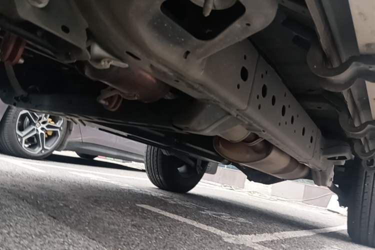 Used 212 T01 2024 2.0T Explorer Chassis Front Left