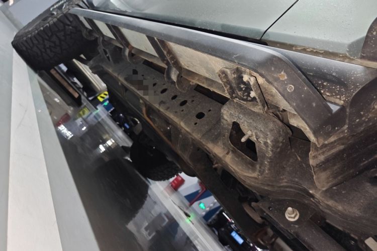 Used 212 T01 2024 2.0T Explorer Chassis Front Right