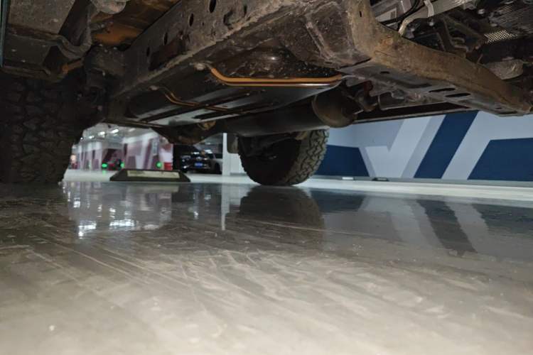 Used 212 T01 2024 2.0T Explorer Chassis Front Right