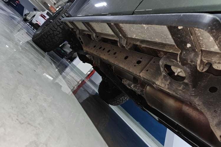 Used 212 T01 2024 2.0T Explorer Chassis Rear Left