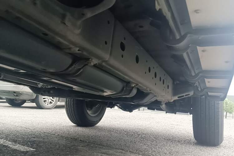 Used 212 T01 2024 2.0T Explorer Chassis Rear Right