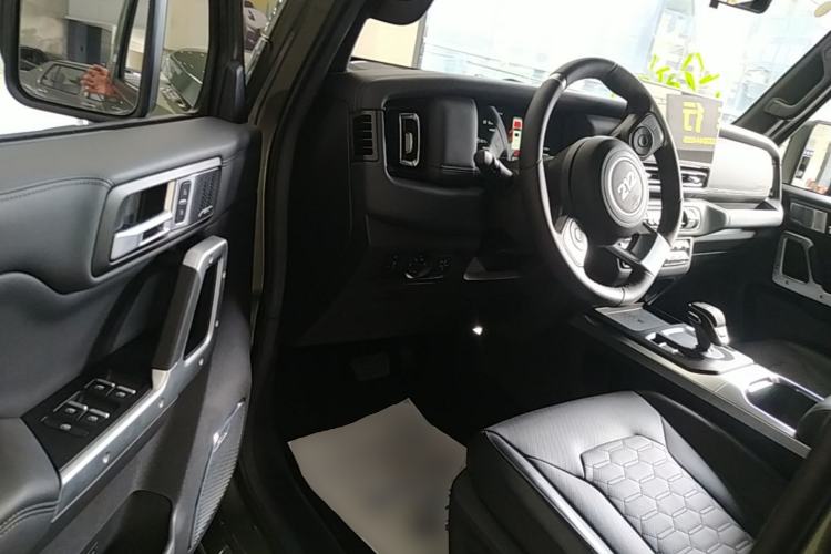 Used 212 T01 2024 2.0T Explorer Driver Seat