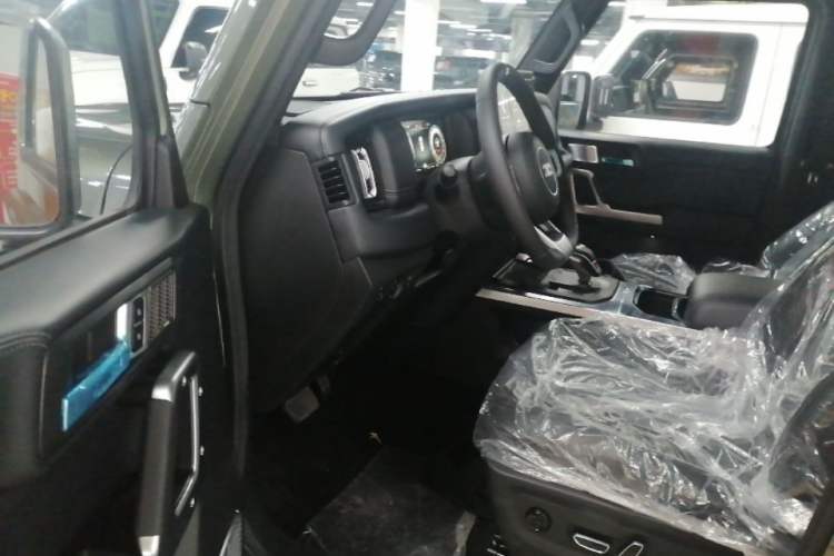 Used 212 T01 2024 2.0T Explorer Driver Seat