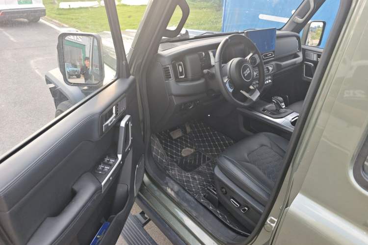 Used 212 T01 2024 2.0T Explorer Driver Seat