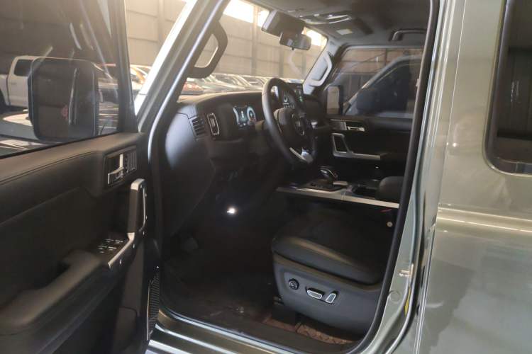 Used 212 T01 2024 2.0T Mechanic Driver Seat