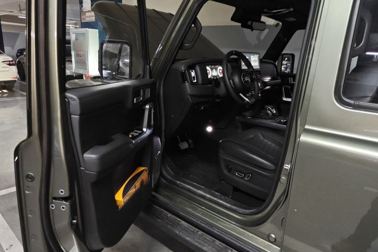 Used 212 T01 2024 2.0T Explorer Driver Seat
