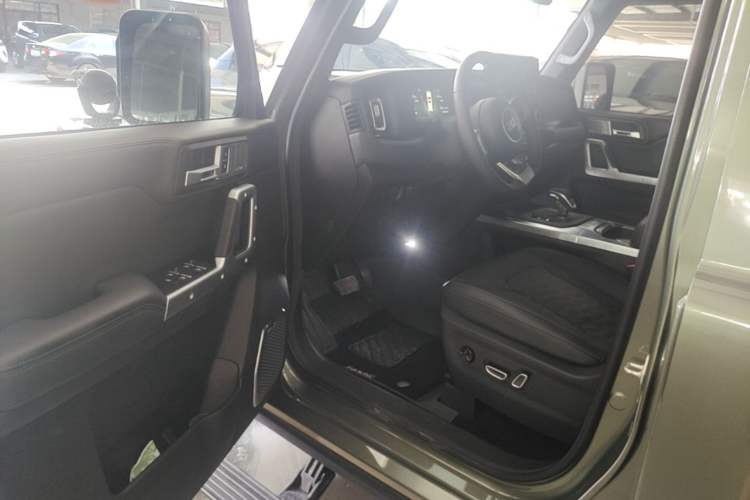 Used 212 T01 2024 2.0T Explorer Driver Seat