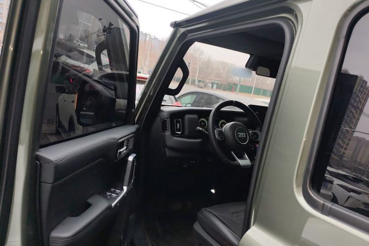Used 212 T01 2024 2.0T Explorer Driver Seat