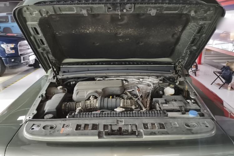 Used 212 T01 2024 2.0T Explorer Engine Bay