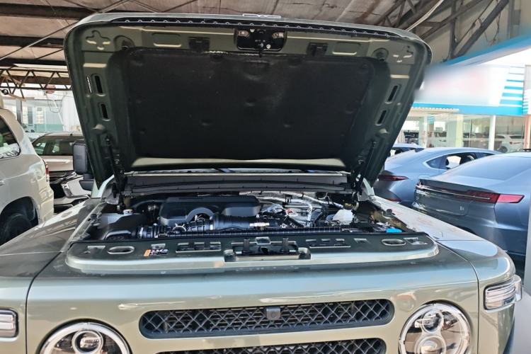 Used 212 T01 2024 2.0T Mechanic Engine Bay