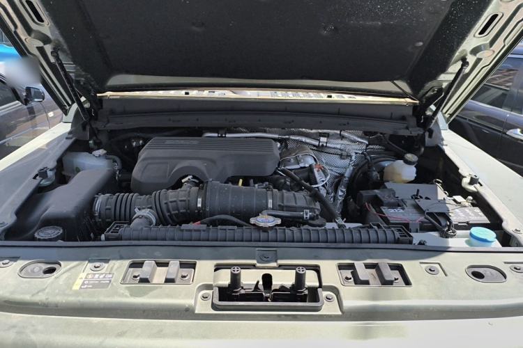 Used 212 T01 2024 2.0T Mechanic Engine Bay