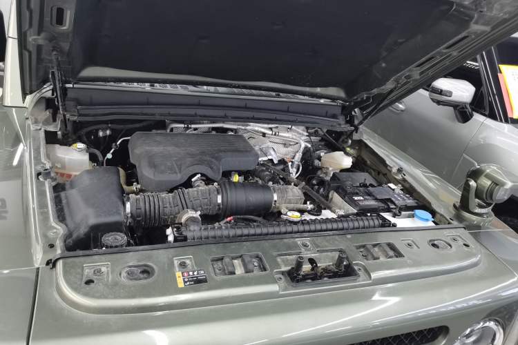 Used 212 T01 2024 2.0T Mechanic Engine Bay