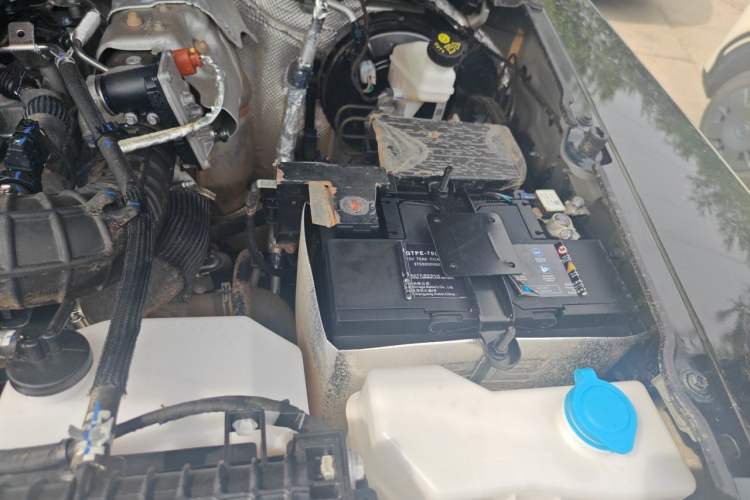 Used 212 T01 2024 2.0T Review Officer Engine Bay Left