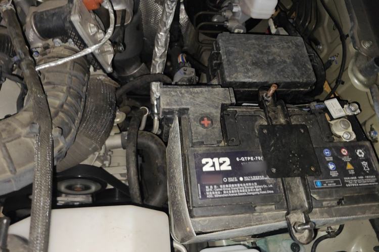 Used 212 T01 2024 2.0T Mechanic Engine Bay Left