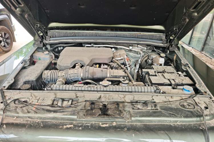 Used 212 T01 2024 2.0T Mechanic Engine Bay
