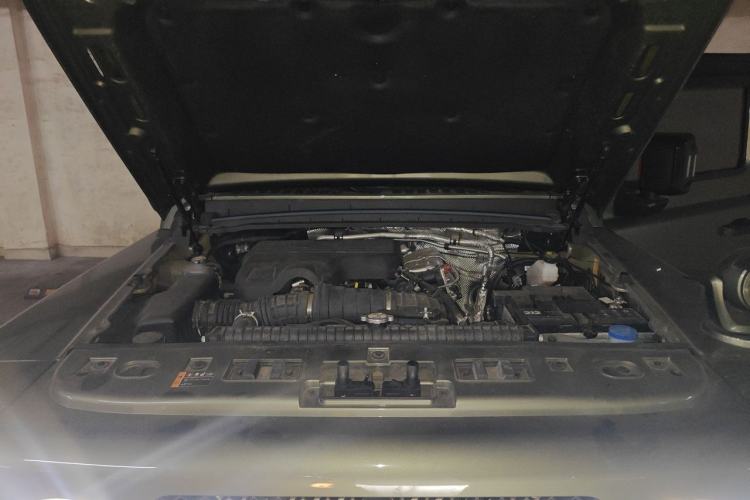 Used 212 T01 2024 2.0T Mechanic Engine Bay
