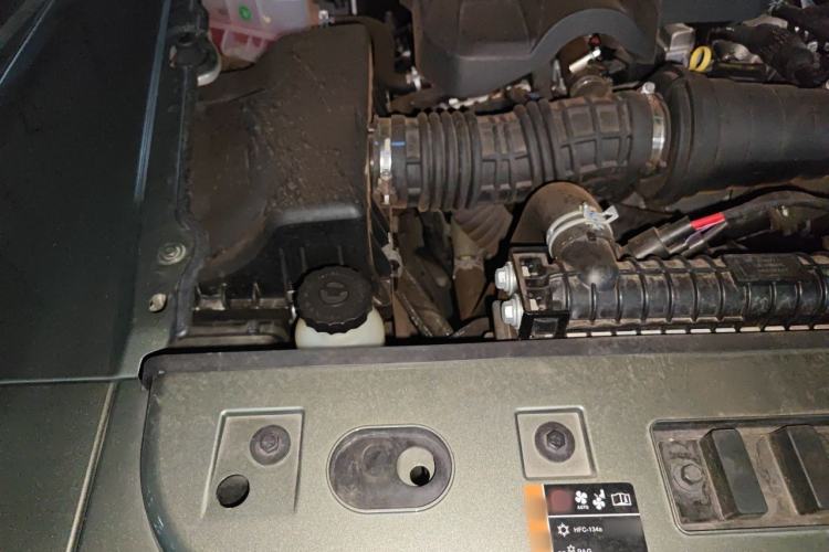 Used 212 T01 2024 2.0T Explorer Engine Bay Right