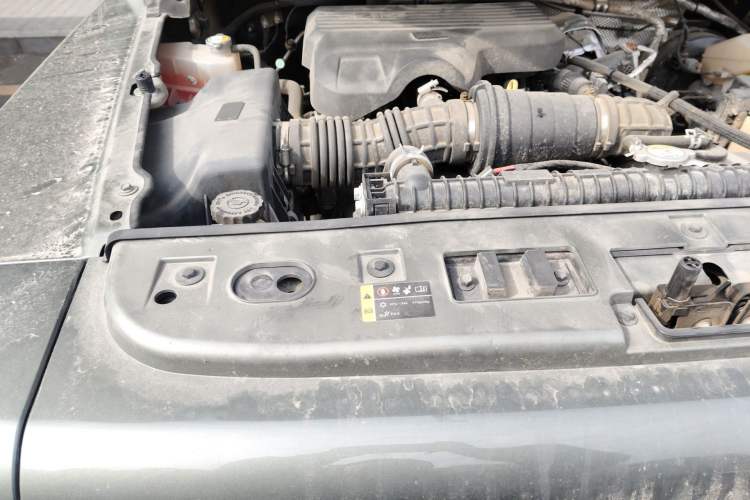 Used 212 T01 2024 2.0T Explorer Engine Bay Right