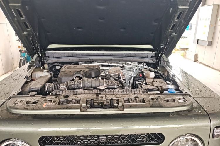 Used 212 T01 2024 2.0T Explorer Engine Bay