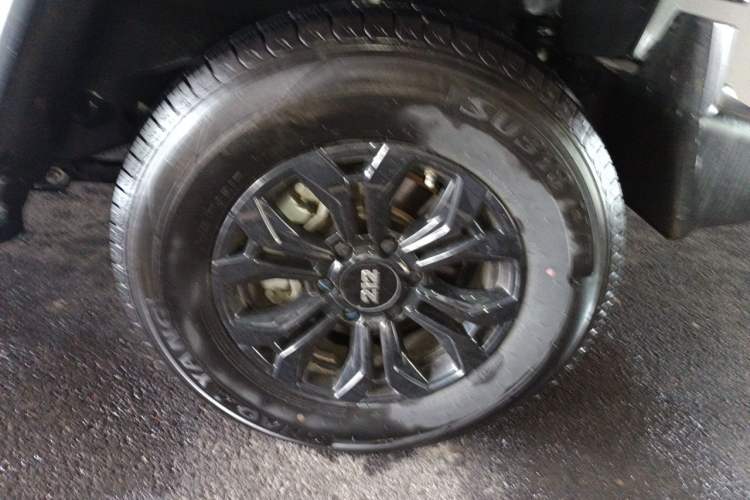Used 212 T01 2024 2.0T Explorer Exterior 1