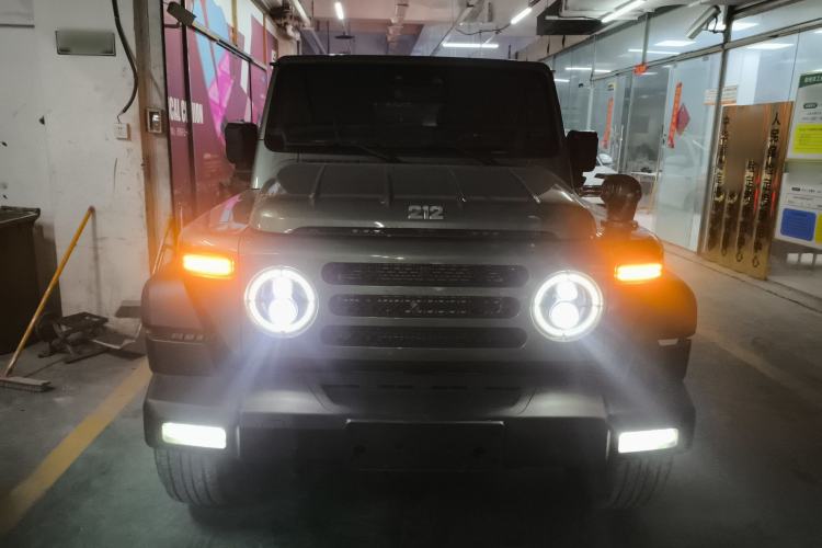 Used 212 T01 2024 2.0T Explorer Exterior 1