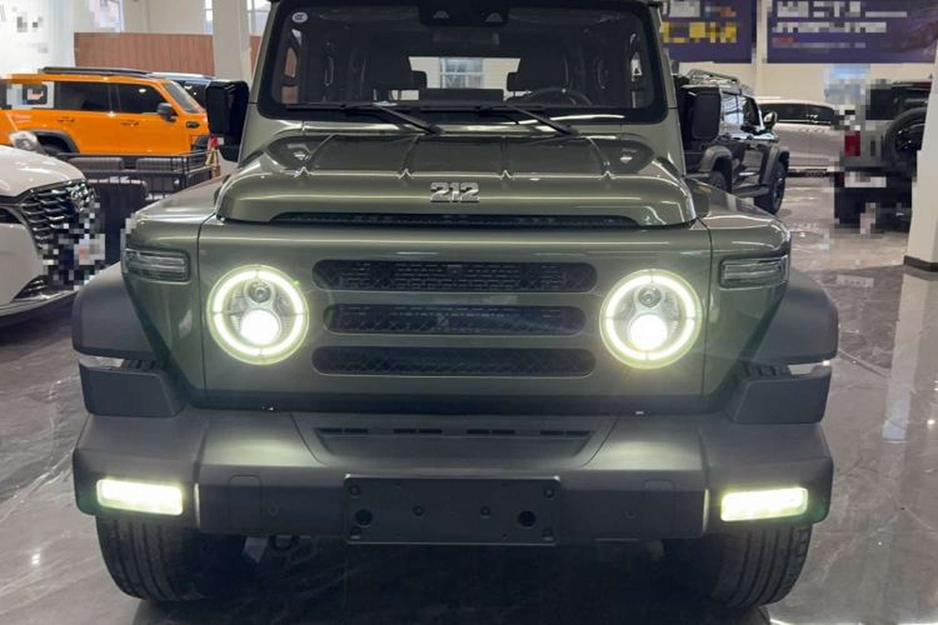 Used 212 T01 2024 2.0T Explorer Exterior 1