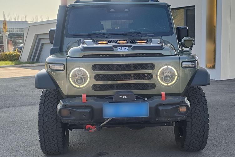 Used 212 T01 2024 2.0T Explorer Exterior 1