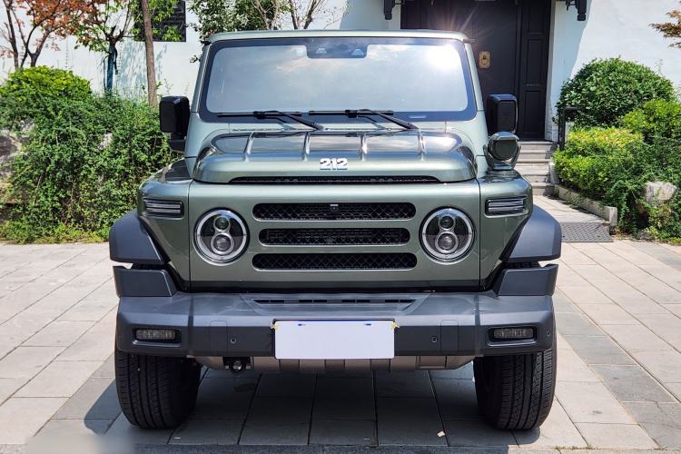 Used 212 T01 2024 2.0T Explorer Exterior 1
