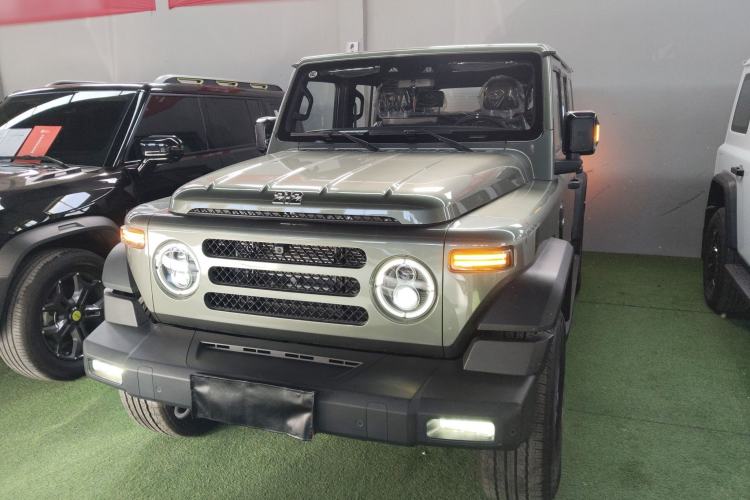 Used 212 T01 2024 2.0T Explorer Exterior 1