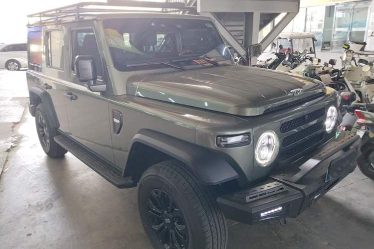 Used 212 T01 2024 2.0T Explorer Exterior 1