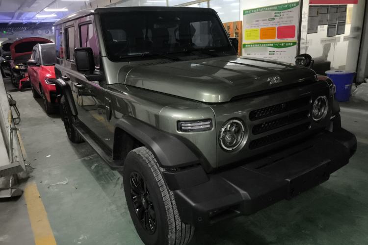 Used 212 T01 2024 2.0T Explorer Exterior 2