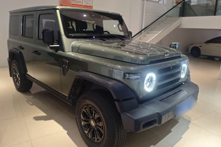 Used 212 T01 2024 2.0T Explorer Exterior 2