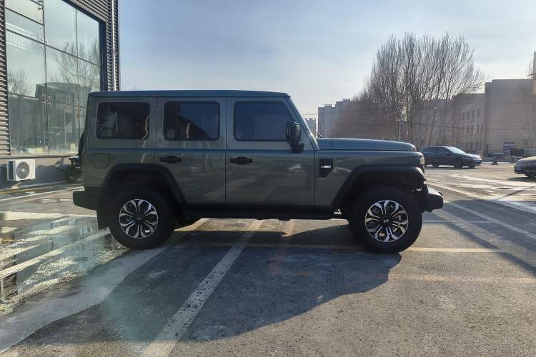 Used 212 T01 2024 2.0T Mechanic Exterior 3