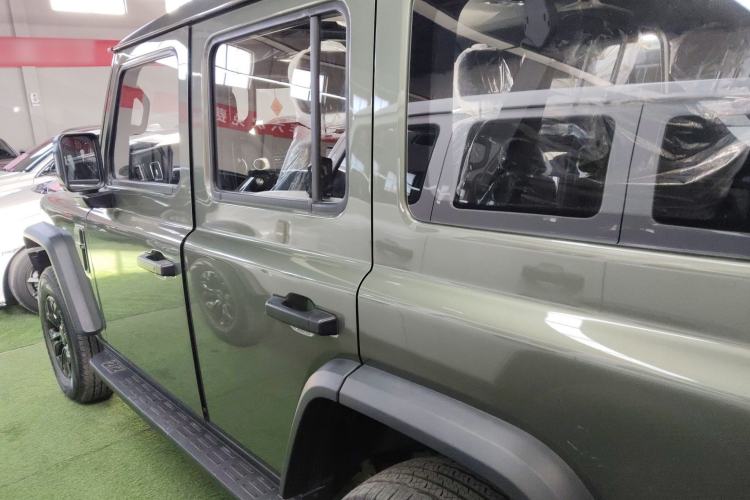 Used 212 T01 2024 2.0T Explorer Exterior 3