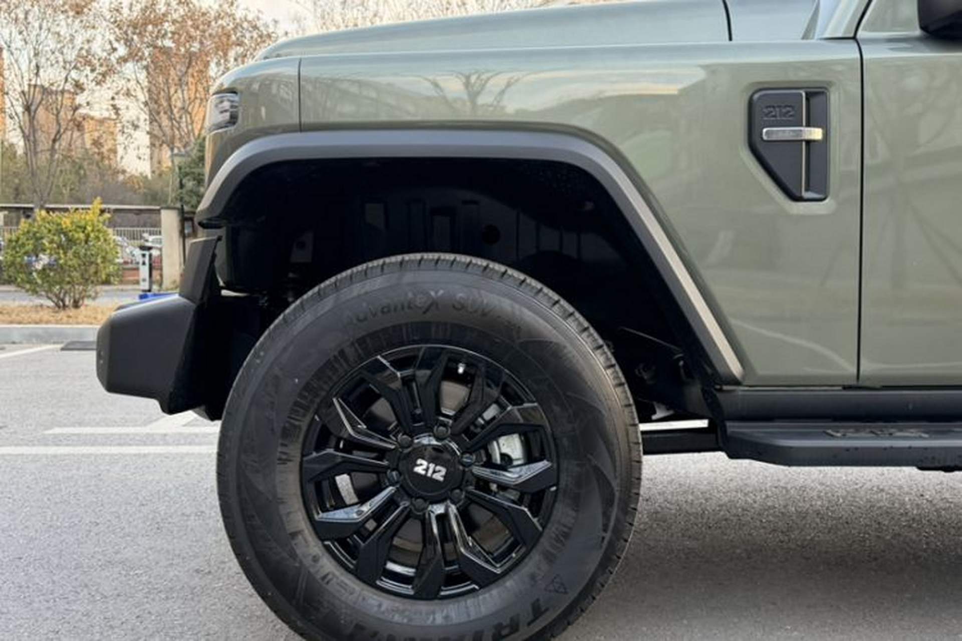 Used 212 T01 2024 2.0T Explorer Exterior 4