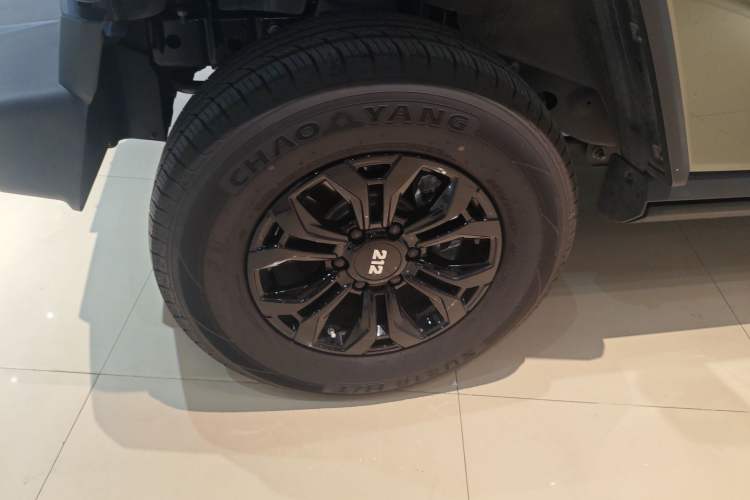 Used 212 T01 2024 2.0T Explorer Exterior 7