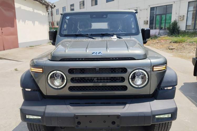 Used 212 T01 2024 2.0T Explorer Front