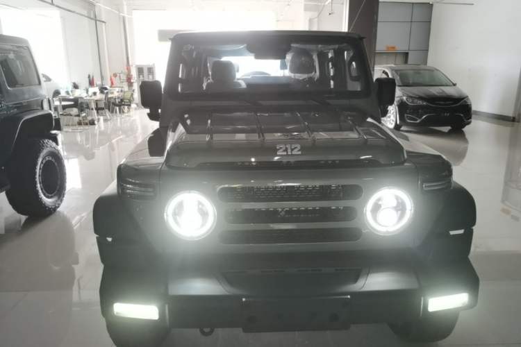 Used 212 T01 2024 2.0T Explorer Front