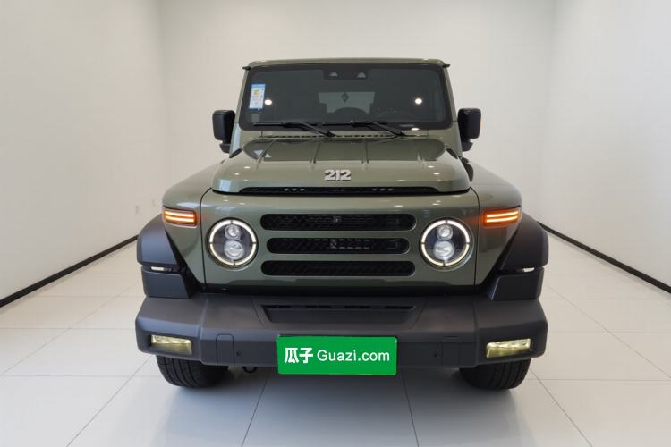 Used 212 T01 2024 2.0T Explorer Front