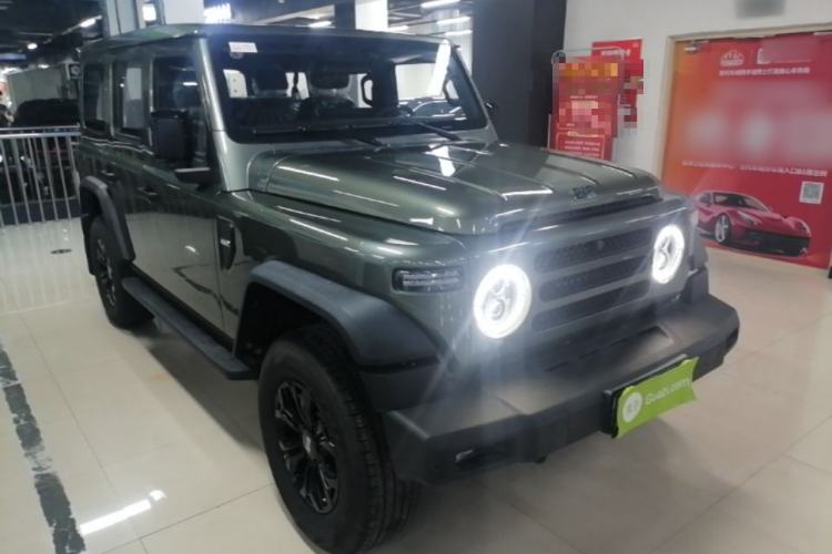 Used 212 T01 2024 2.0T Explorer Front Right 45 Deg