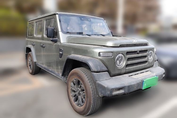 Used 212 T01 2024 2.0T Explorer Front Right 45 Deg