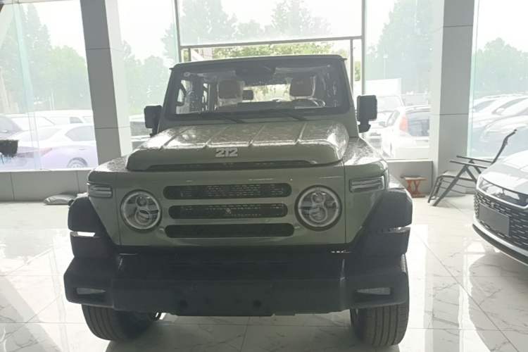 Used 212 T01 2024 2.0T Explorer Front